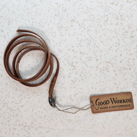 Good Work(s) Make a Difference Unisex Wrap Bracelet - Picture 2 of 9